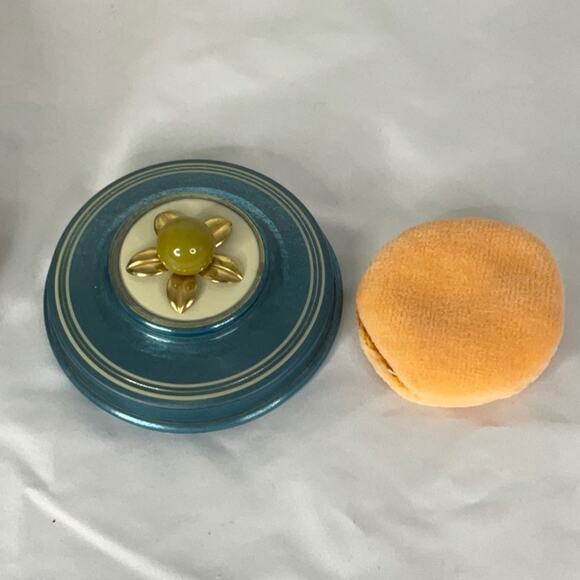 VTG IOB SWISS MUSICAL BLUE ROUND POWDER BOX PLAYS SCHUBERTS SERENADE AVA MARIA - Picture 8 of 11